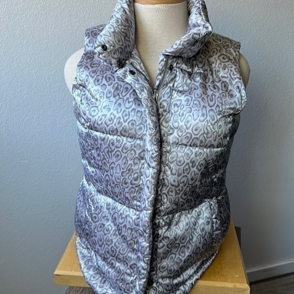 Charter club vest, size XL animal print puffer vest